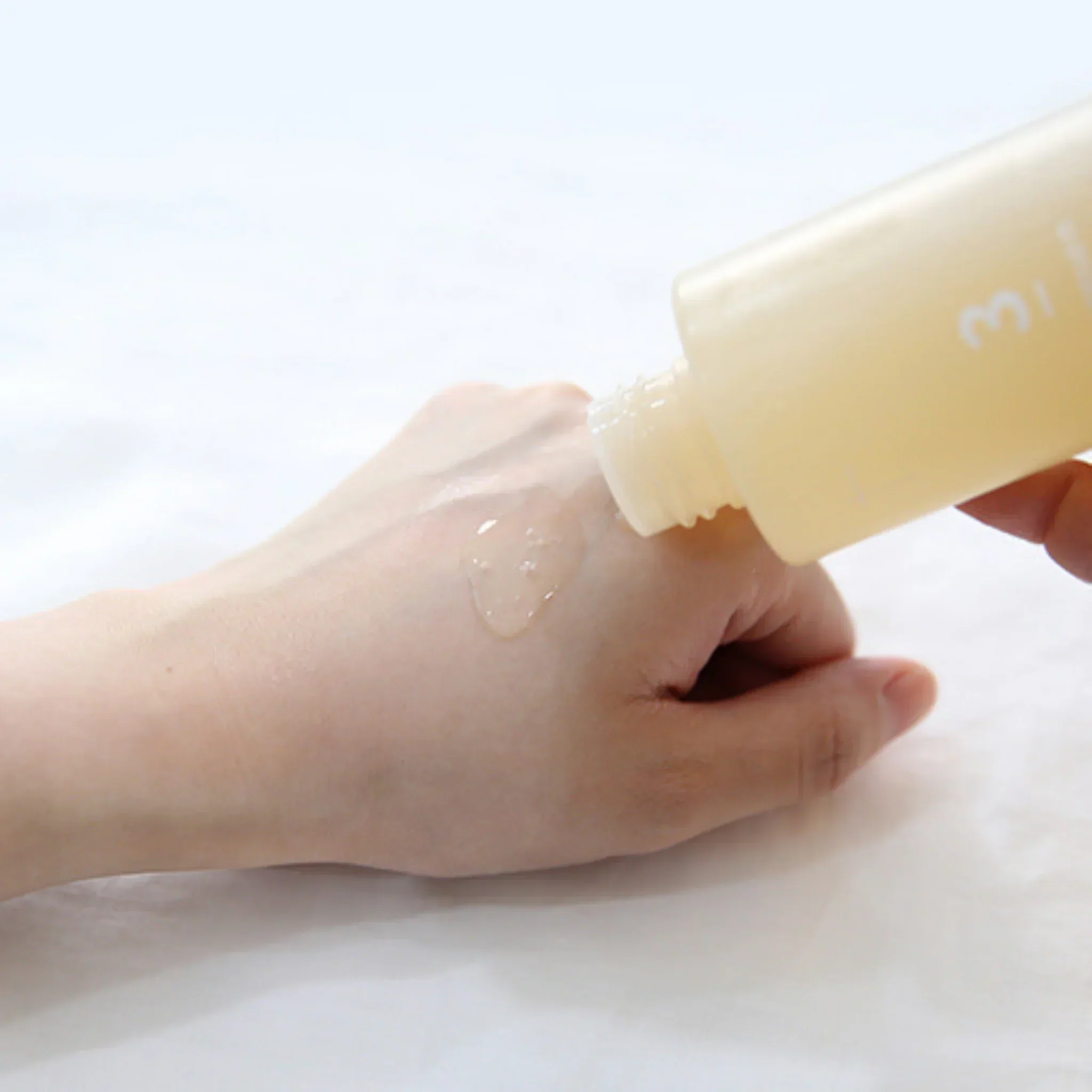 NUMBUZIN No.3 Super Glowing Essence Toner 100ml - Image 3