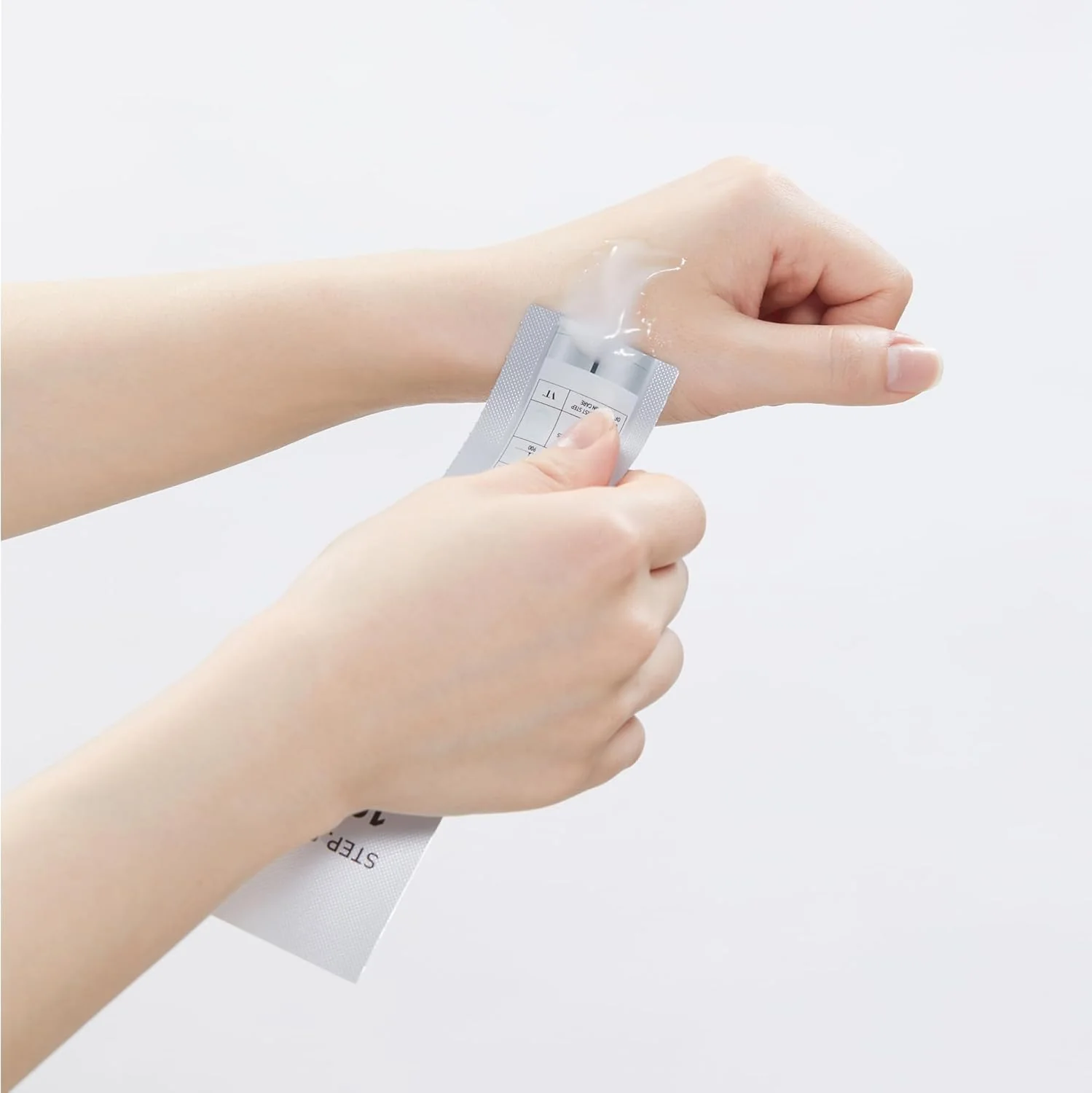 VT COSMETICS Reedle Shot 100 2-Step Mask (1ea) - Image 3